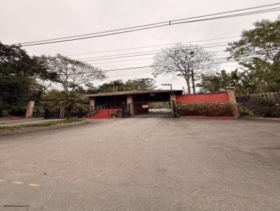 Casa para Venda na cidade de Embu das Artes no bairro &Aacute;gua Rasa